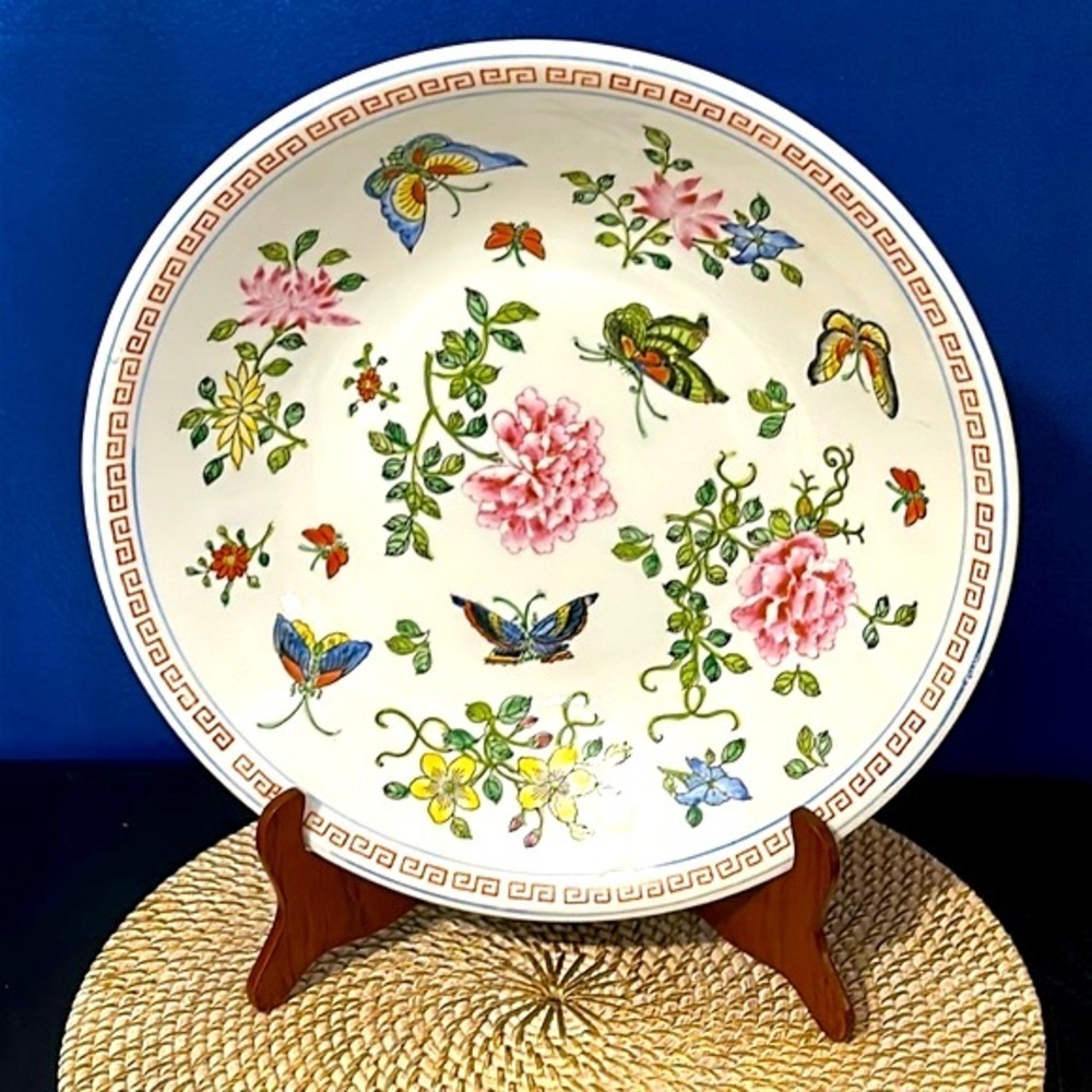 Vintage Oriental Object D'Art Made in Macau Handpainted Porcelain Butterfly Bowl